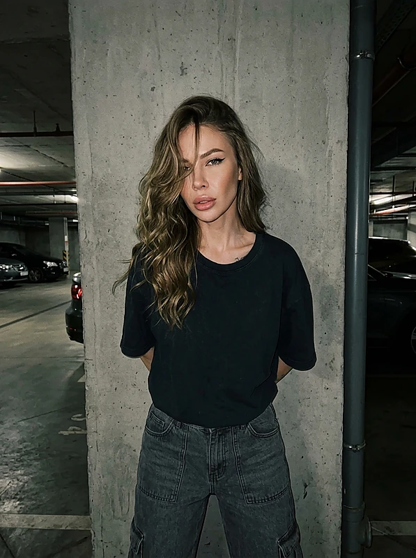 streetwear glamour